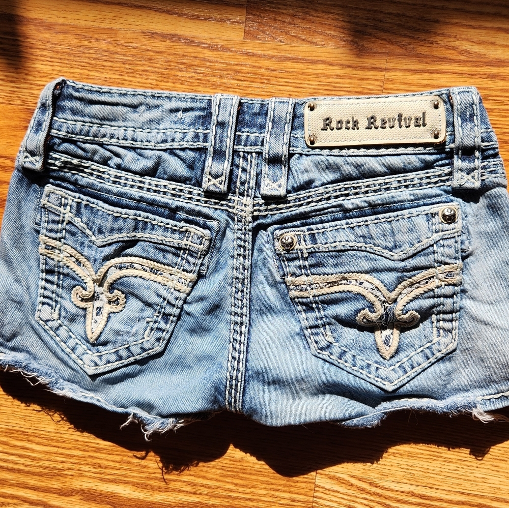 Rock Revival Shorts size 24